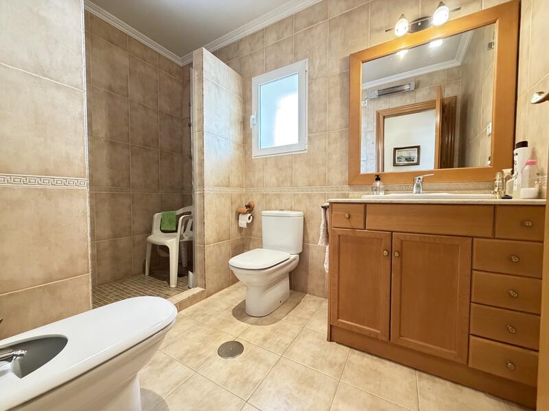 2 bedroom Townhouse for sale