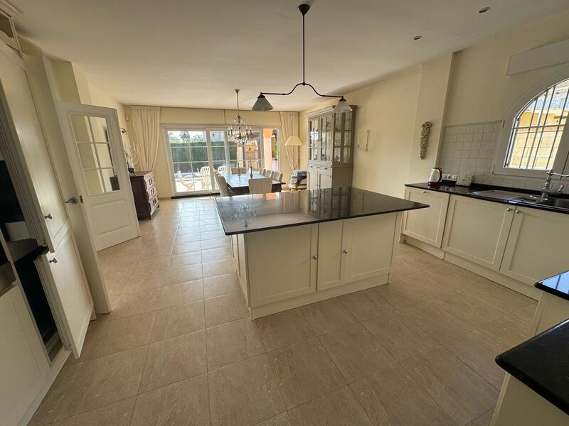 4 slaapkamer Villa Te koop