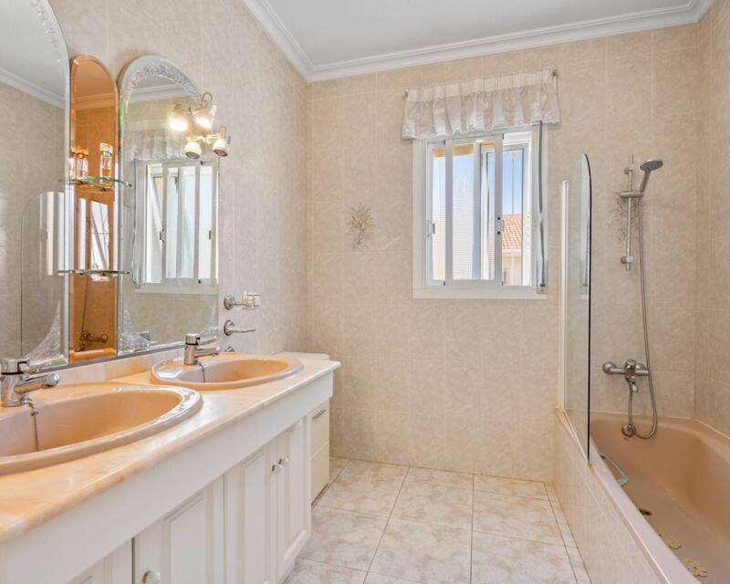 4 bedroom Villa for sale