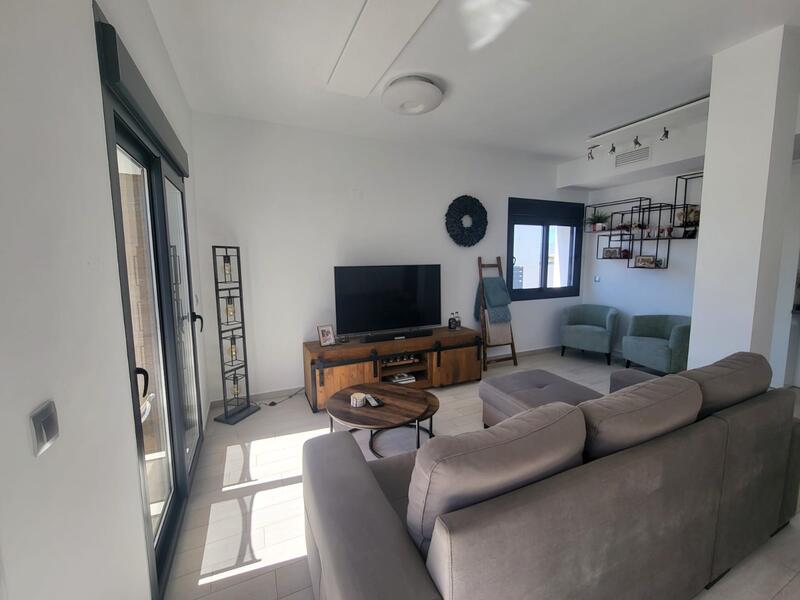 2 bedroom Townhouse for sale