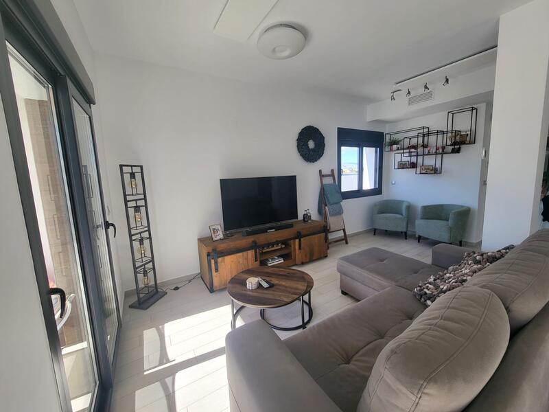 2 bedroom Townhouse for sale