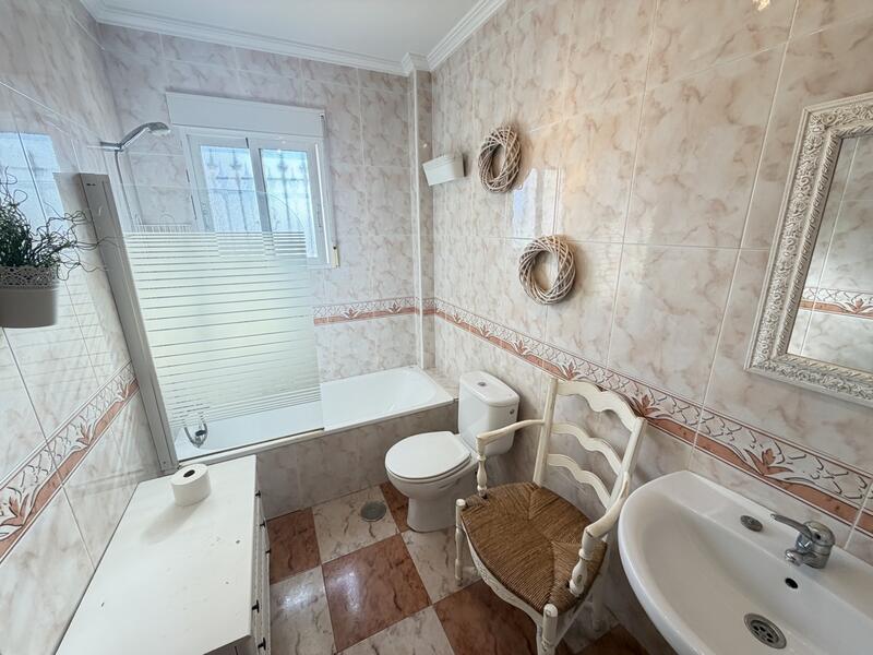 2 bedroom Townhouse for sale