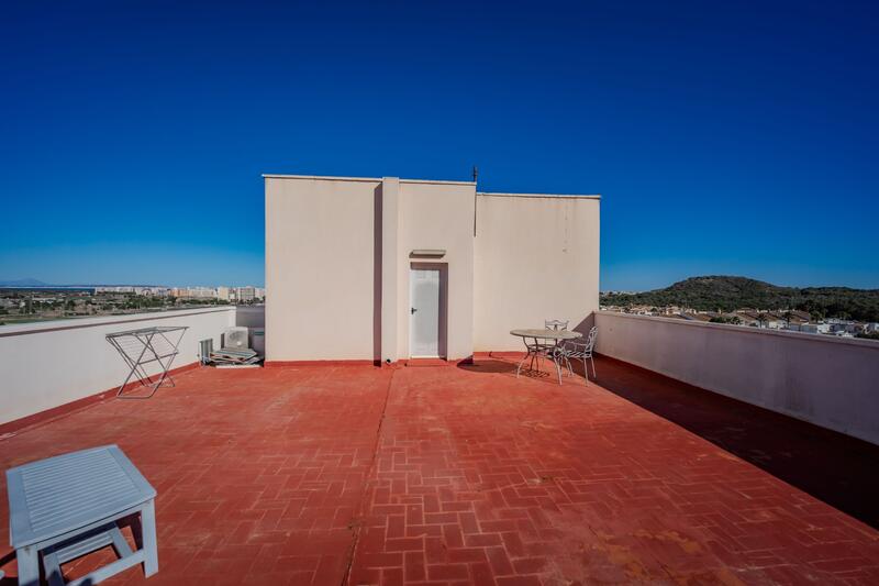 2 bedroom Apartment for sale