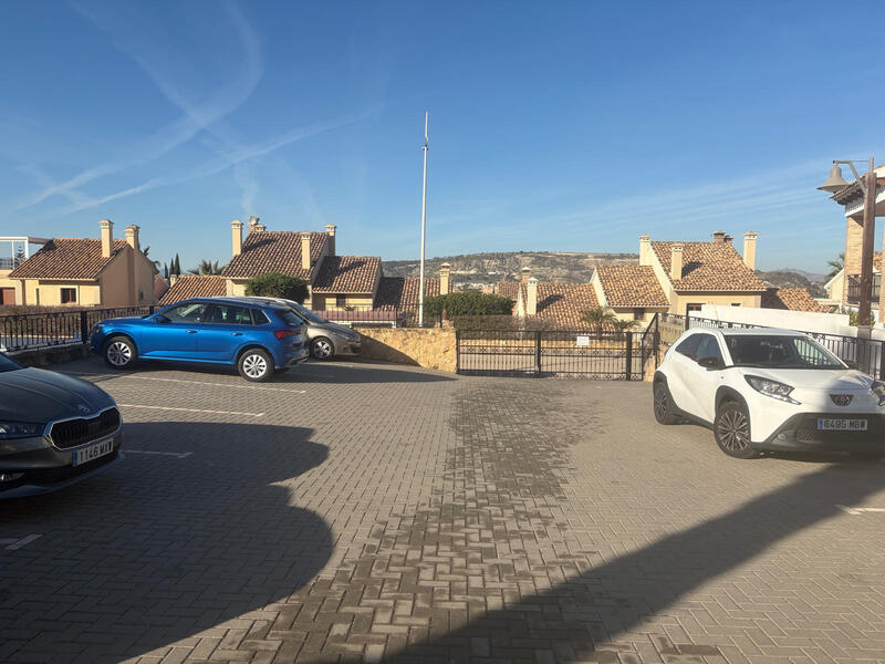 3 slaapkamer Gezinswoning Te koop