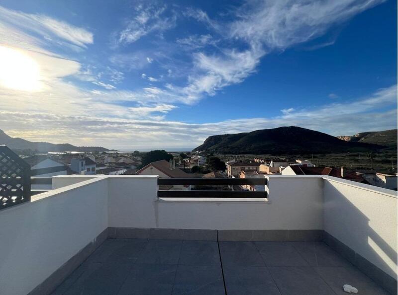 3 bedroom Townhouse for sale