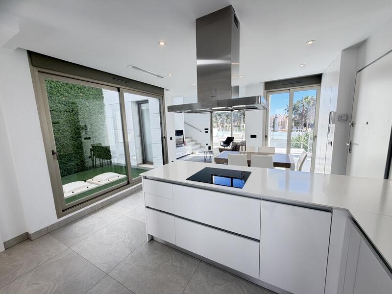 4 slaapkamer Villa Te koop