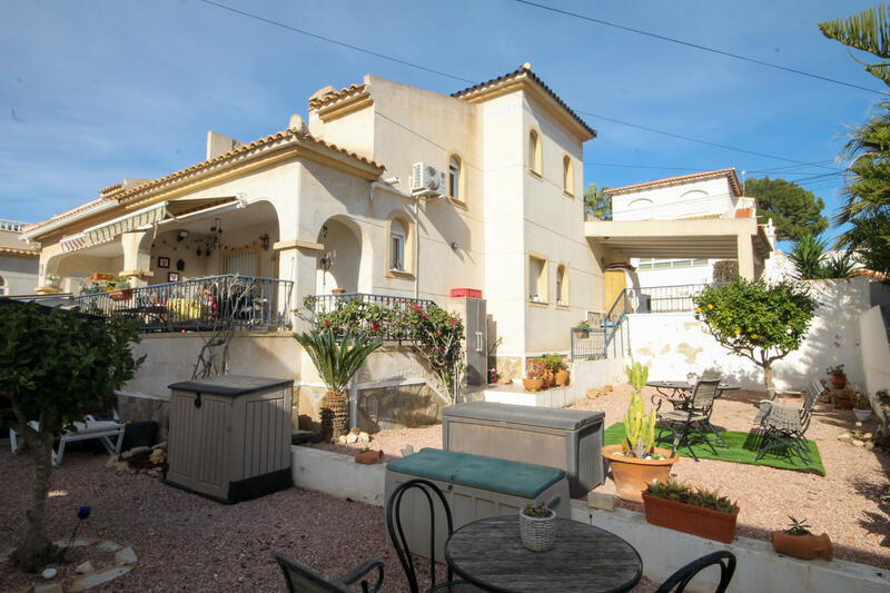 3 спальная комната вилла продается