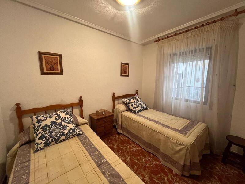 4 slaapkamer Gezinswoning Te koop