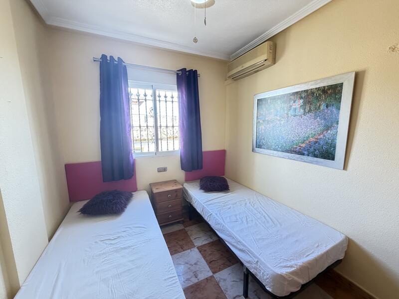 2 bedroom Townhouse for sale