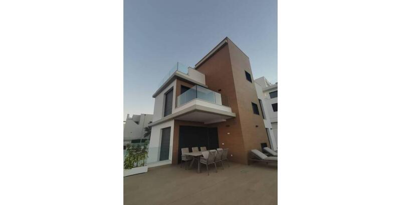 6 bedroom Villa for sale