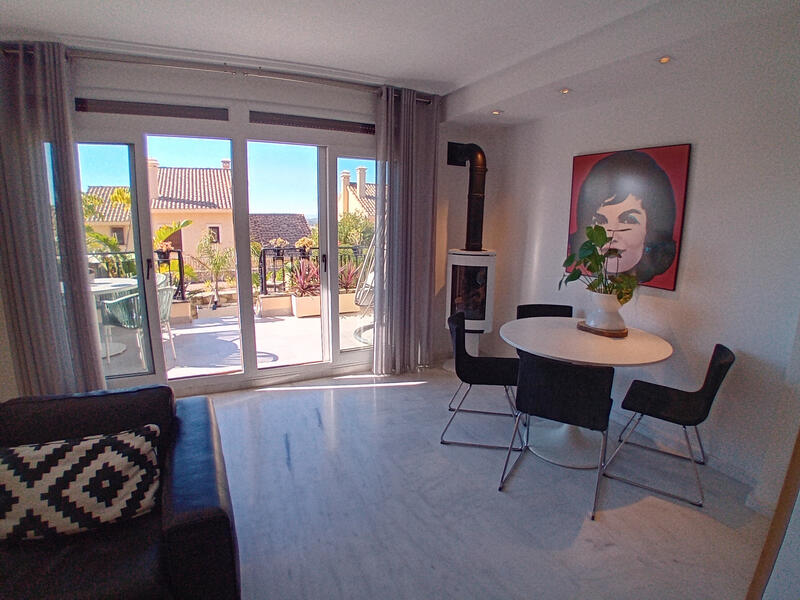 2 bedroom Townhouse for sale