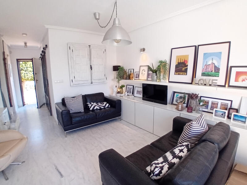 2 bedroom Townhouse for sale