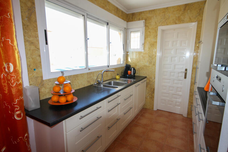 4 Schlafzimmer Villa zu verkaufen