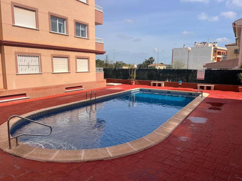 Apartamento en venta en Algorfa, Alicante