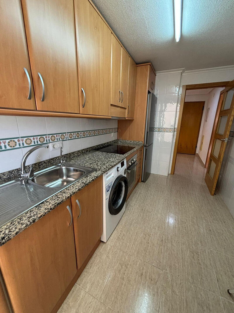 квартира продается в Torrevieja, Alicante