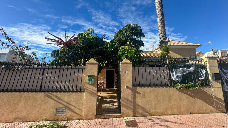 Gezinswoning Te koop in Torrevieja, Alicante