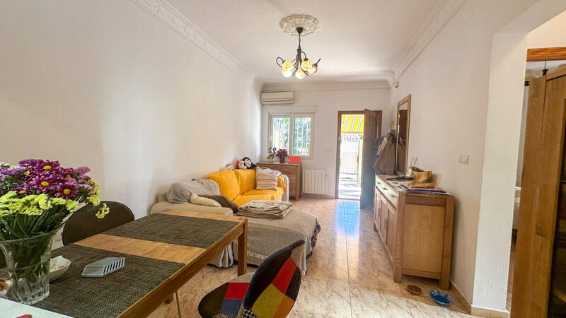 2 slaapkamer Gezinswoning Te koop