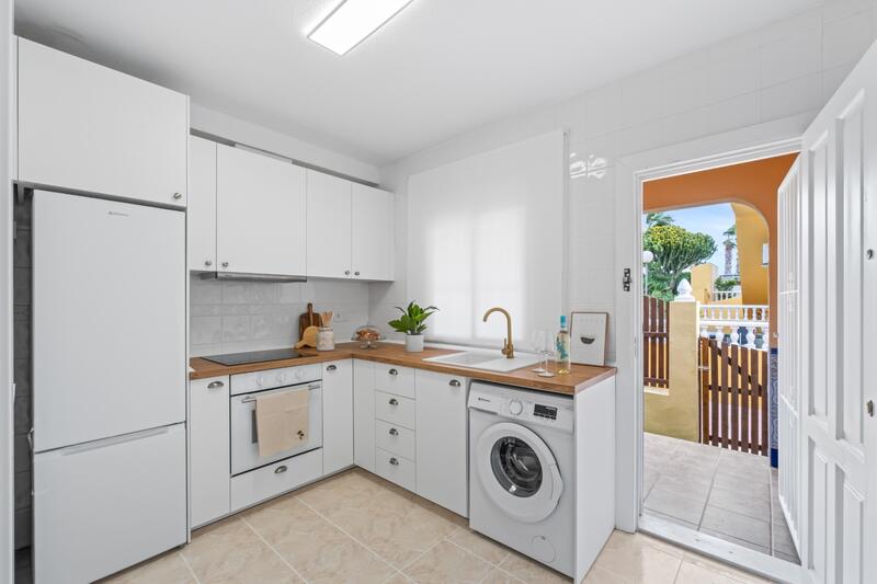 2 slaapkamer Gezinswoning Te koop 2 slaapkamer Gezinswoning Te koop