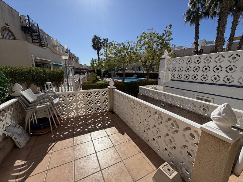 2 bedroom Townhouse for sale