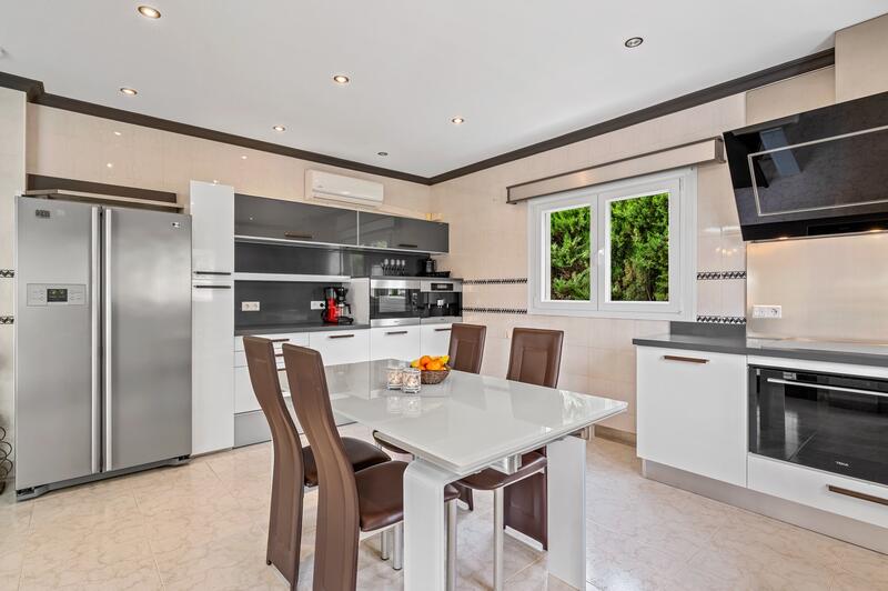 4 Cuarto Villa en venta