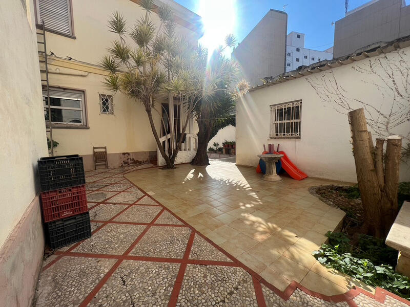 7 bedroom Villa for sale