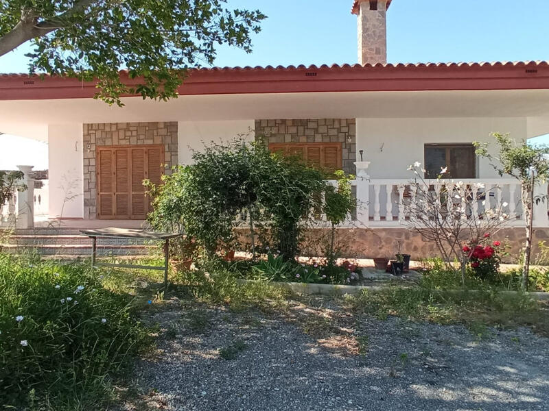 Villa for sale in Mutxamel, Alicante