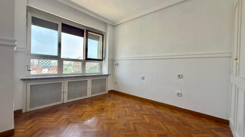6 chambre Appartement à vendre