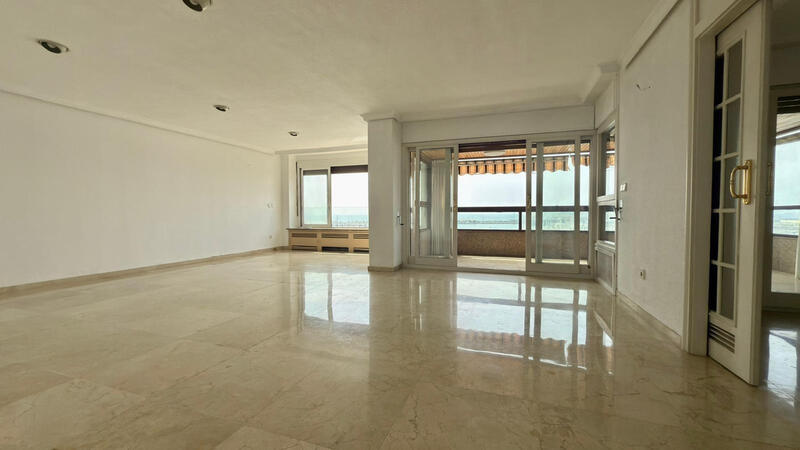 6 chambre Appartement à vendre