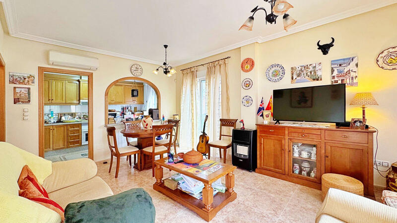 3 slaapkamer Gezinswoning Te koop