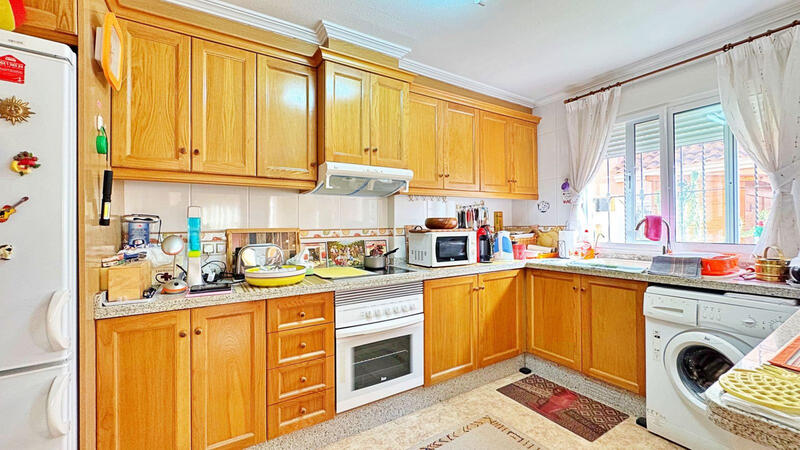 3 slaapkamer Gezinswoning Te koop