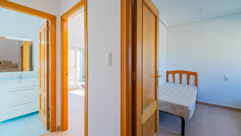 2 Cuarto Adosado en venta