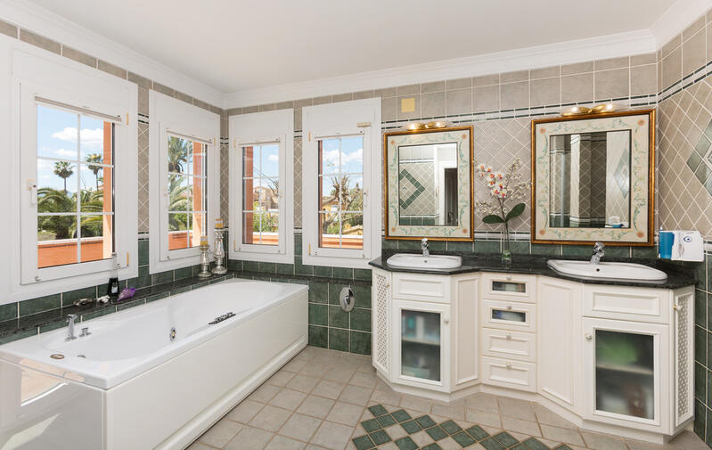 7 chambre Villa à vendre