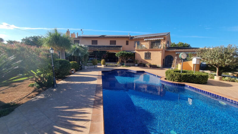 Villa à vendre dans Pedreguer, Alicante
