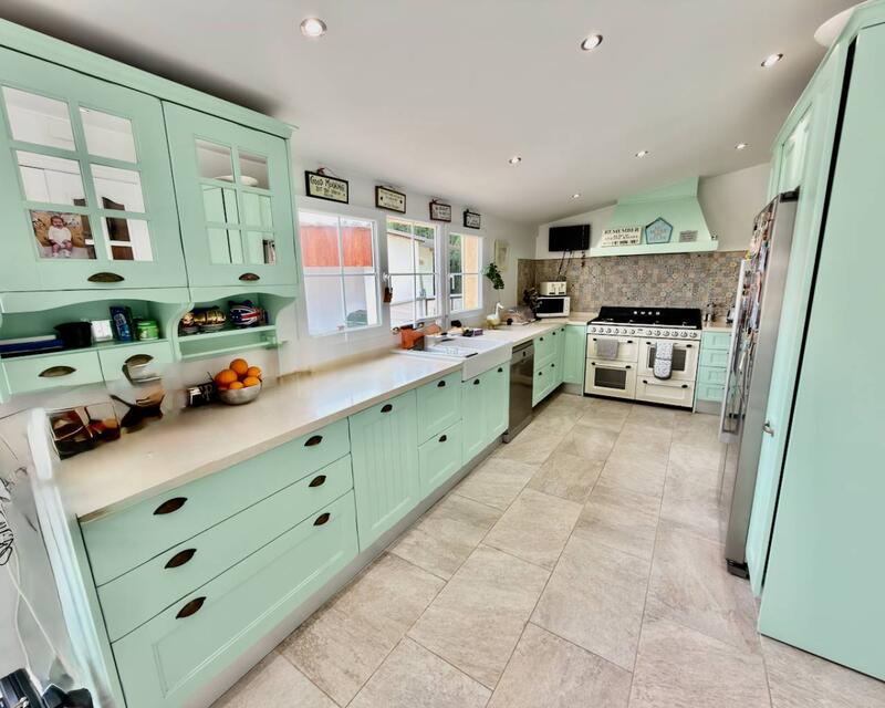 6 bedroom Villa for sale