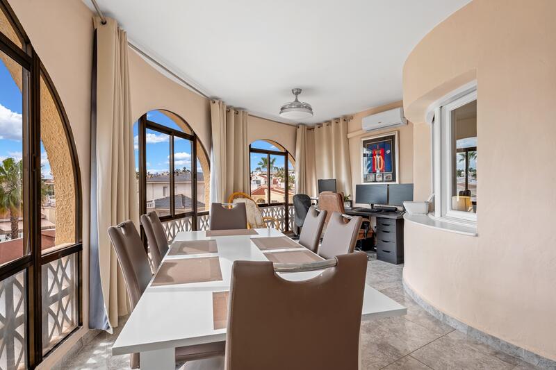 5 Schlafzimmer Villa zu verkaufen