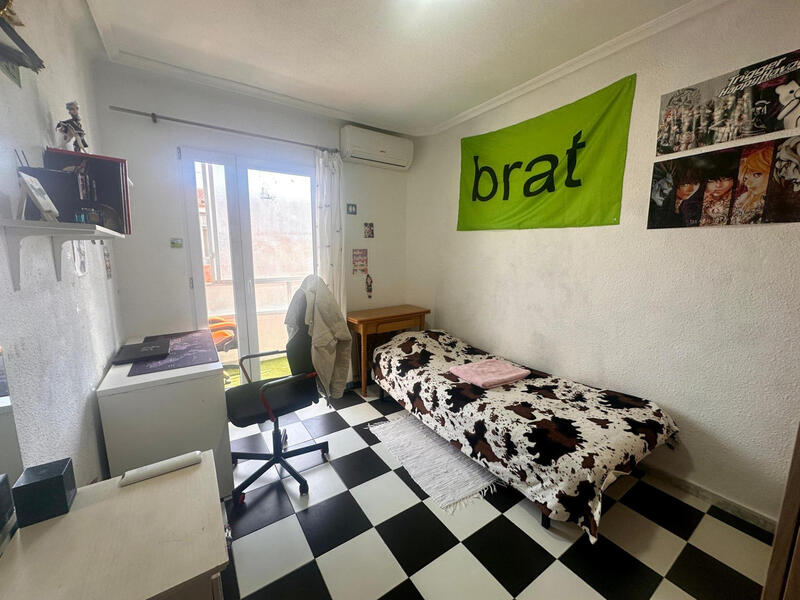 3 bedroom Apartment for sale