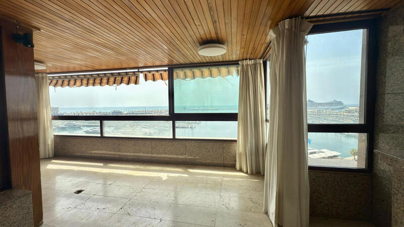 6 bedroom Apartment for sale