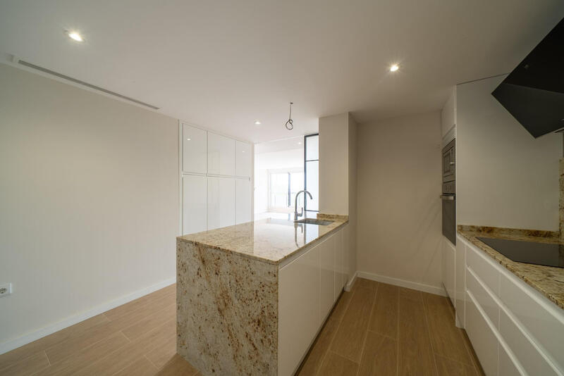 4 bedroom Apartment for sale