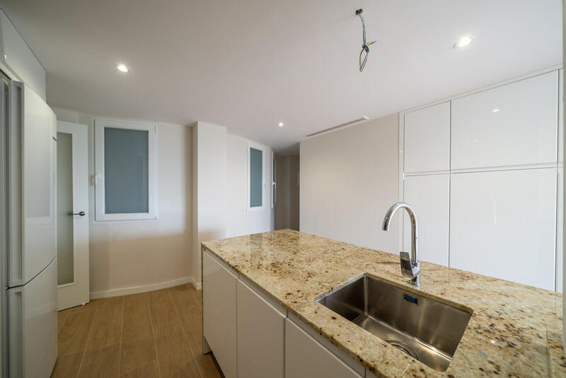 4 bedroom Apartment for sale