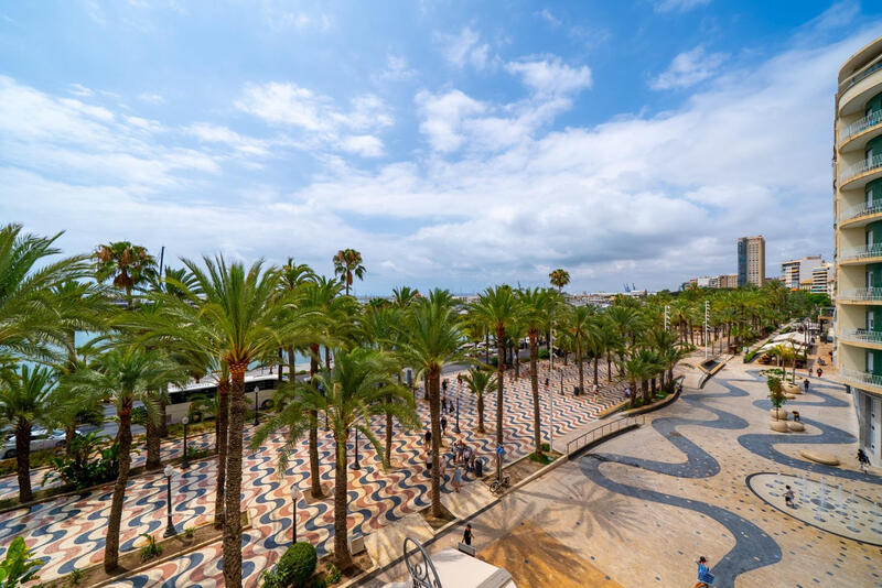 4 bedroom Apartment for sale