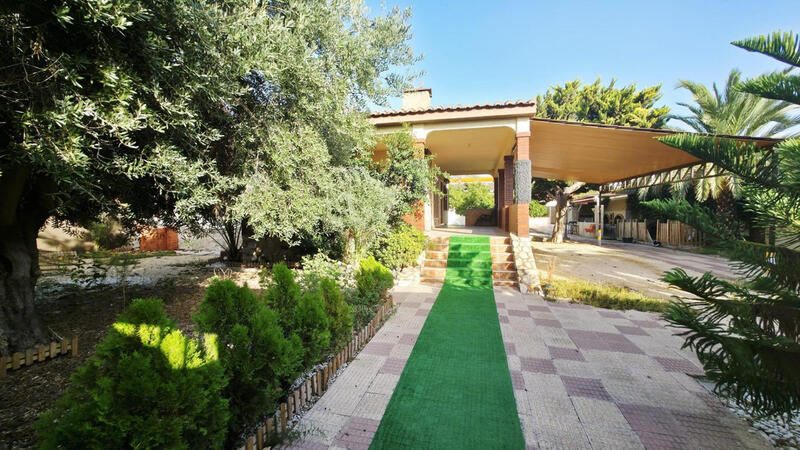 5 bedroom Villa for sale