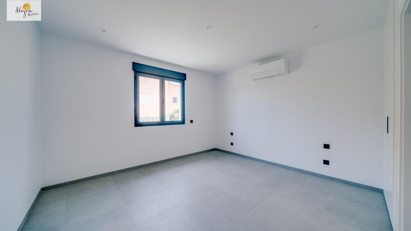 6 Cuarto Villa en venta