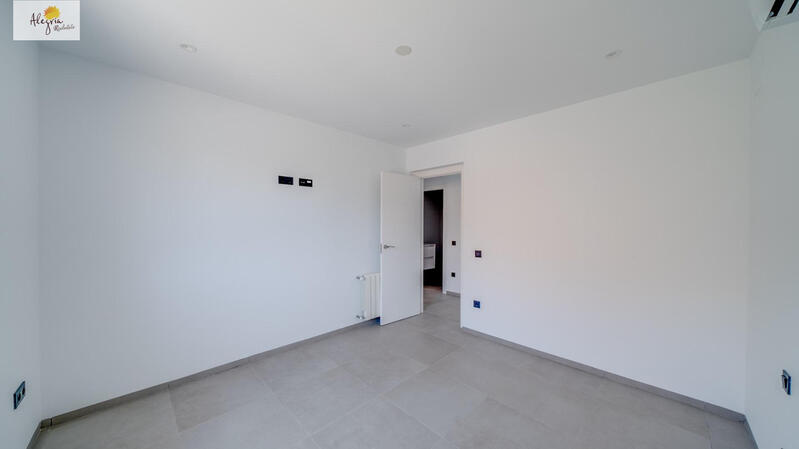 6 Cuarto Villa en venta