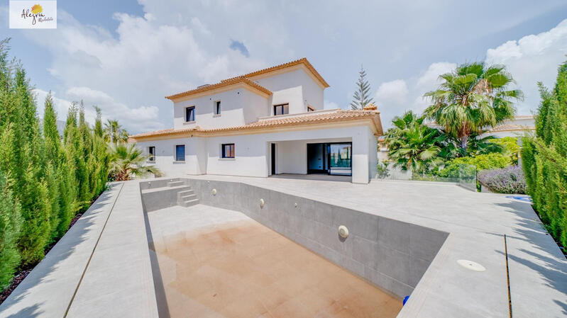 6 Cuarto Villa en venta