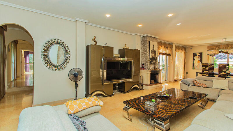 5 bedroom Villa for sale