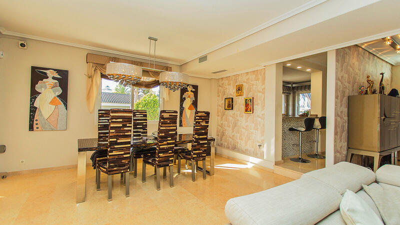 5 bedroom Villa for sale