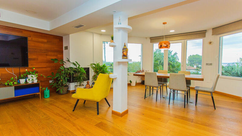 6 bedroom Villa for sale