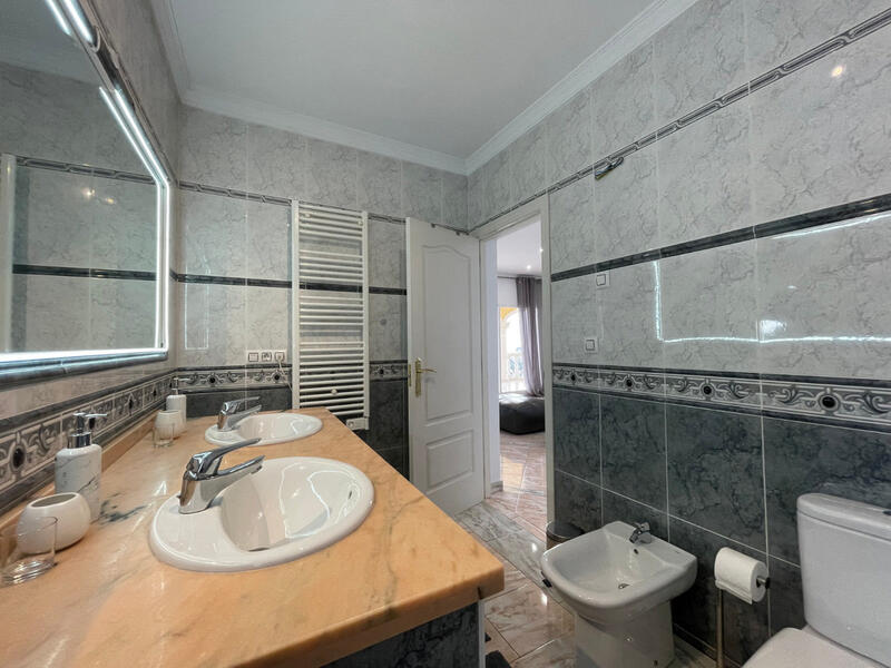 4 Cuarto Villa en venta