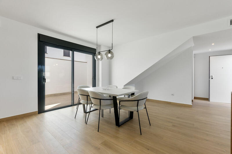 3 Schlafzimmer Villa zu verkaufen 3 Schlafzimmer Villa zu verkaufen