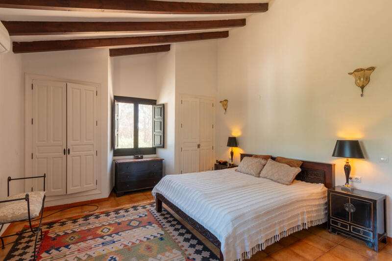 6 bedroom Villa for sale